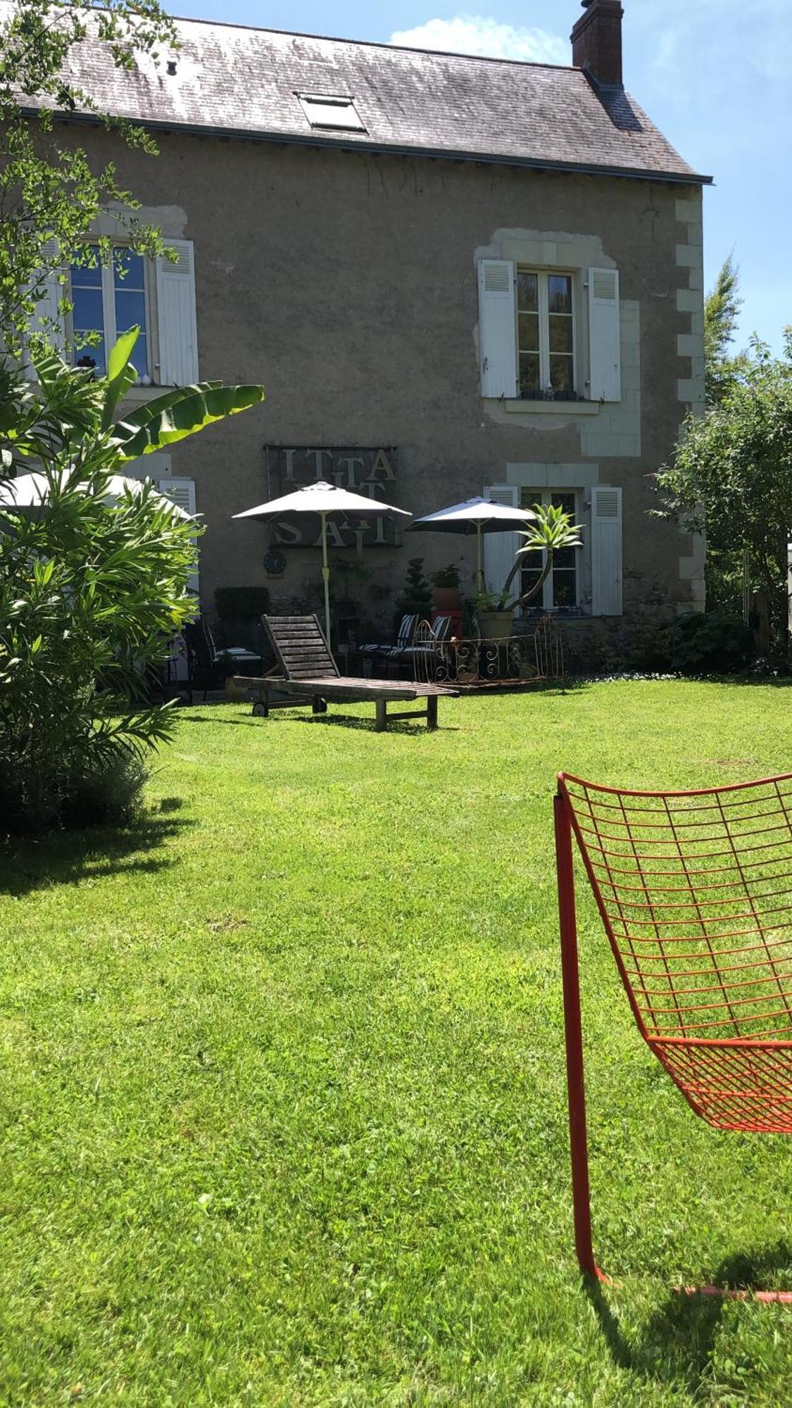 La Thibautiere Bed & Breakfast Blaison ภายนอก รูปภาพ